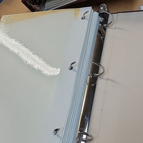 2 large photo albums with self stick/magnetic sleeves - Picture 12 of 14